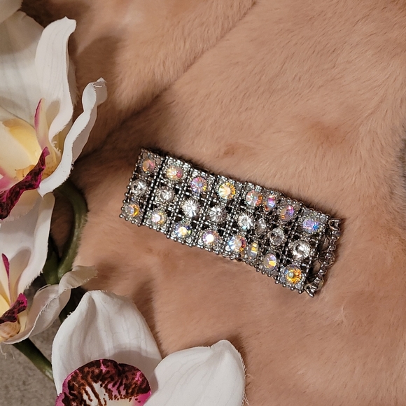 J Lo Multi-Color Bling Expandable Bracelet - Picture 7 of 8